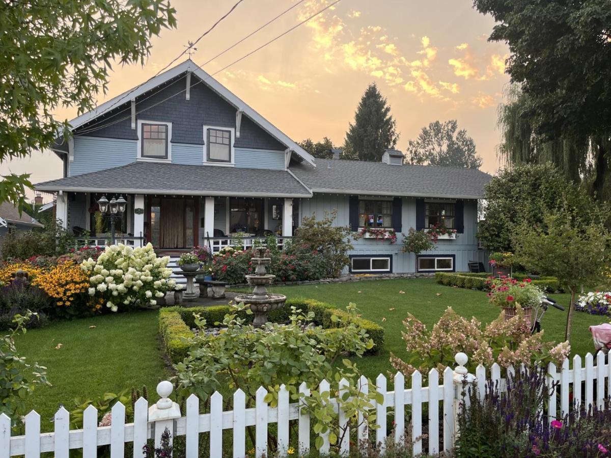 The Hazelhouse Bed and Breakfast Chilliwack Eksteriør billede