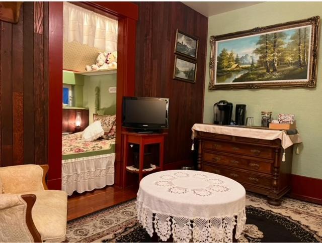 The Hazelhouse Bed and Breakfast Chilliwack Eksteriør billede